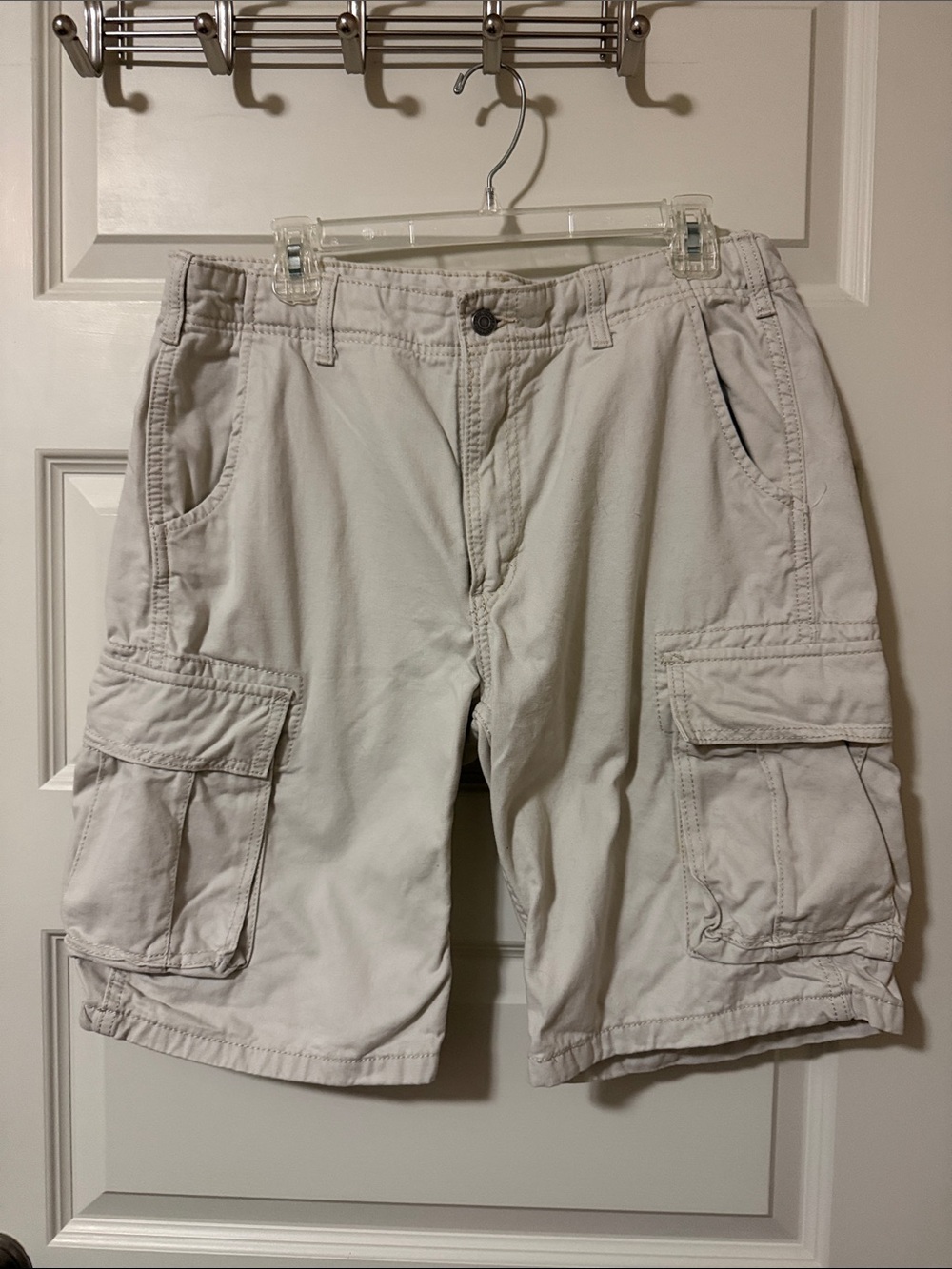 Levi’s Men's Cargo Shorts in Light Beige - Casual Utility Style